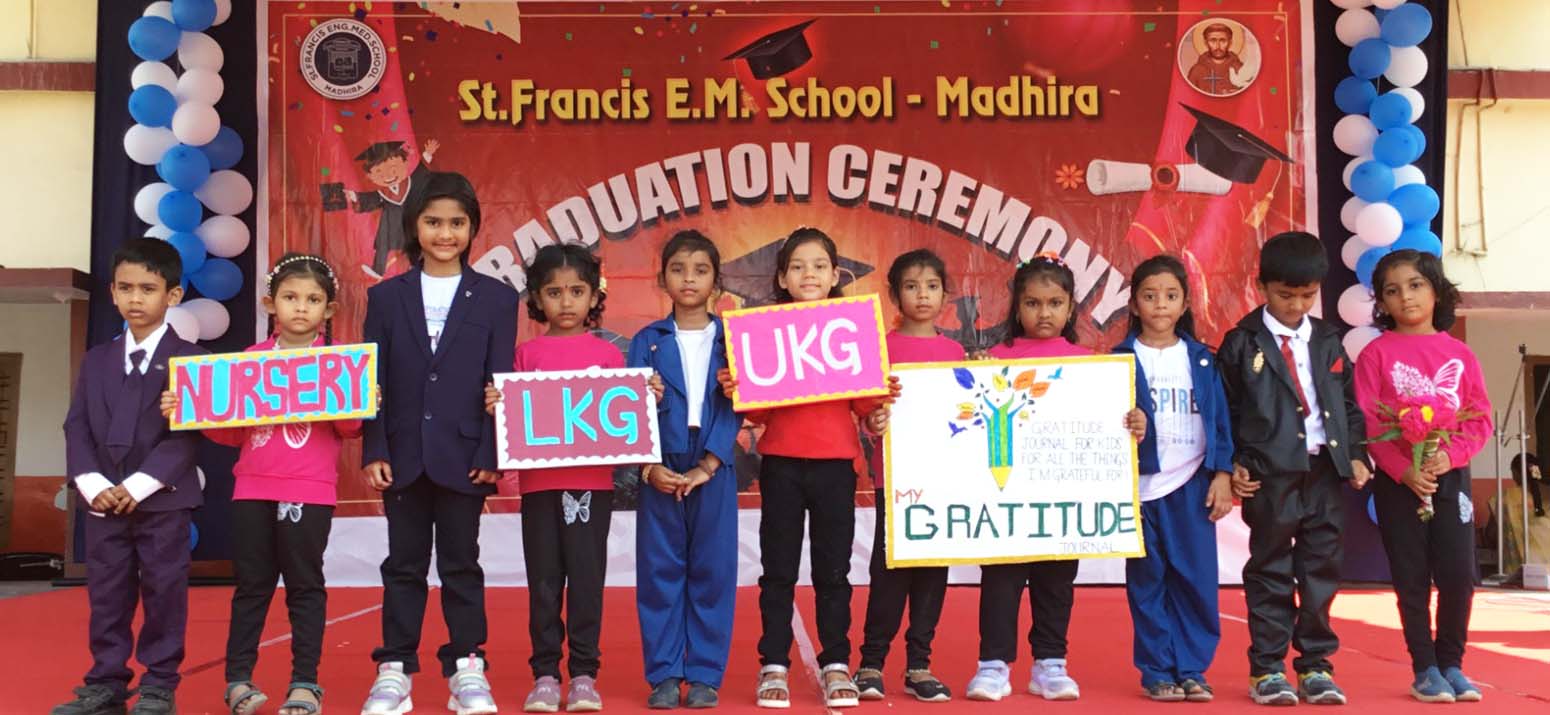 INDIA -  Madhira: Festa di Graduazione alla St. Francis  School