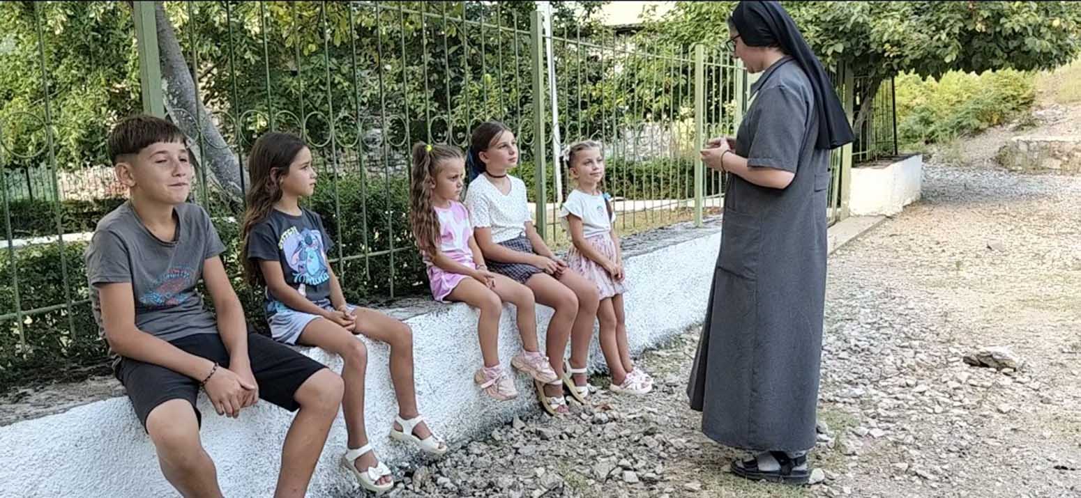 ALBANIA - Lekbibaj: la fede e la speranza abitano ancora queste montagne