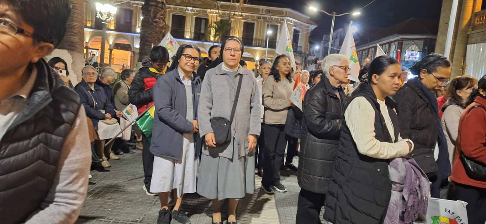 COCHABAMBA - «Beati gli operatori di pace»: religiosi e fedeli in pellegrinaggio per la Bolivia