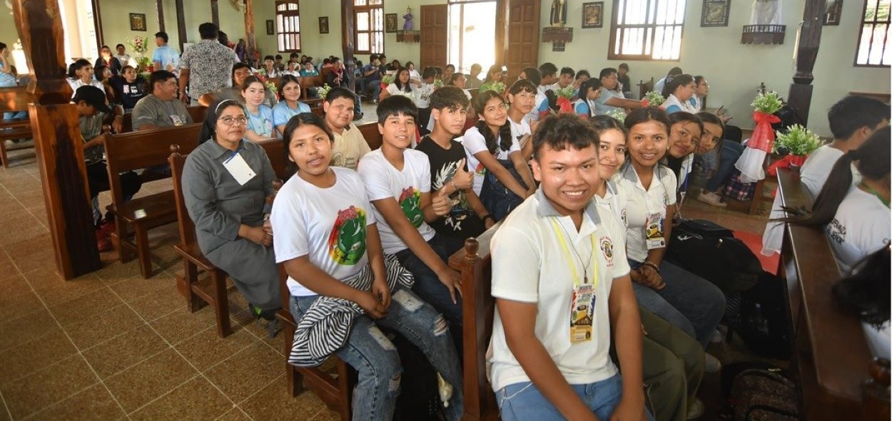 BOLIVIA - Santa Cruz: Giovani missionari rinnovano il loro impegno nell'Incontro Arcidiocesano 2026