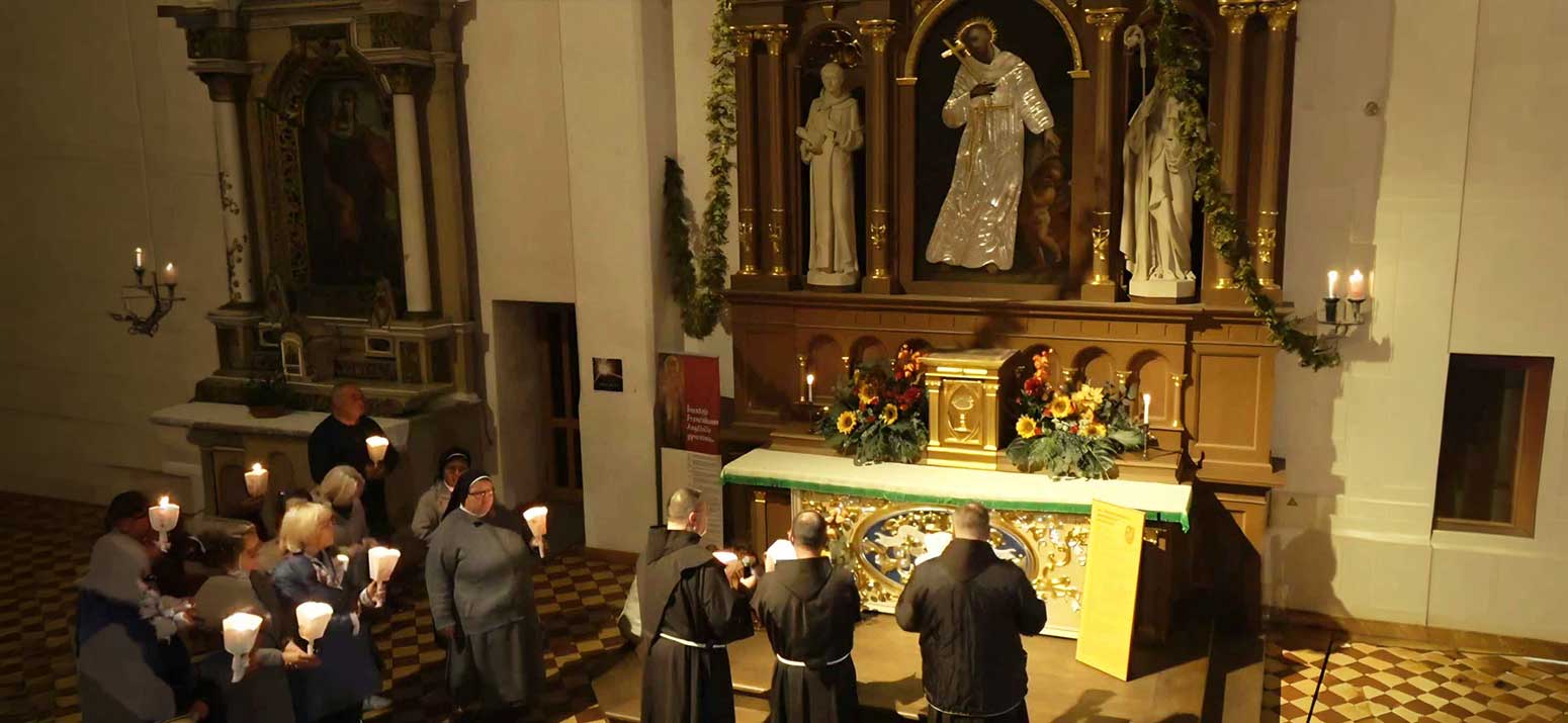 LITUANIA - Kretinga: «L’uomo è ciò che è agli occhi di Dio, e niente di più.»