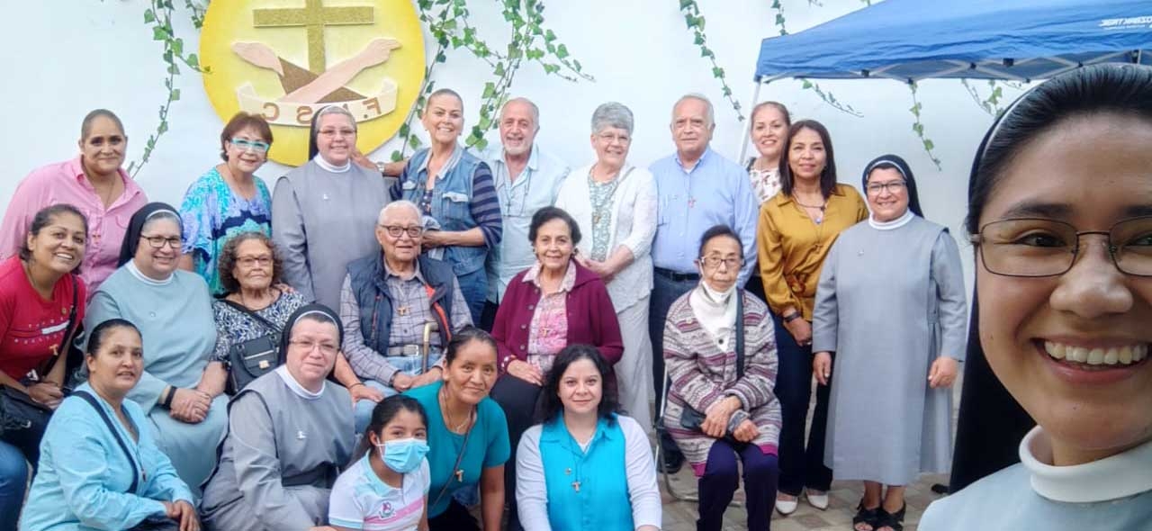 BAGLIORI DEL VOLTO DI CRISTO NEI LAICI ASSOCIATI ALLE SUORE FRANCESCANE MISSIONARIE DEL SACRO CUORE